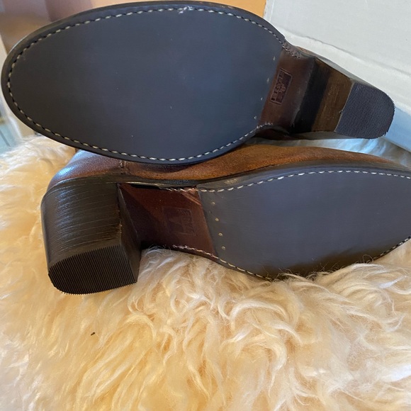 Frye boots never worn - Picture 3 of 4